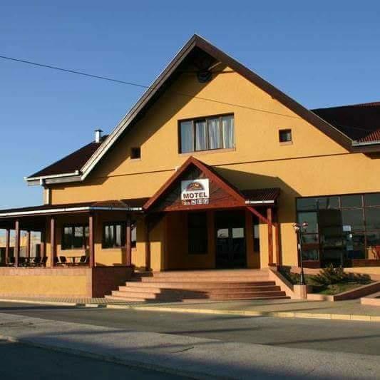 Motel Restaurant Lowe 데바 외부 사진
