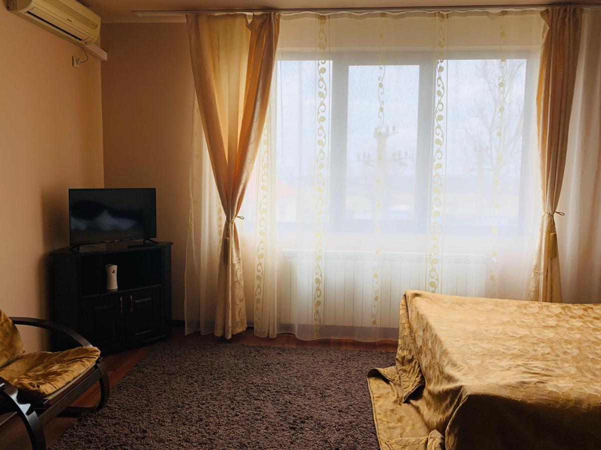 Motel Restaurant Lowe 데바 외부 사진