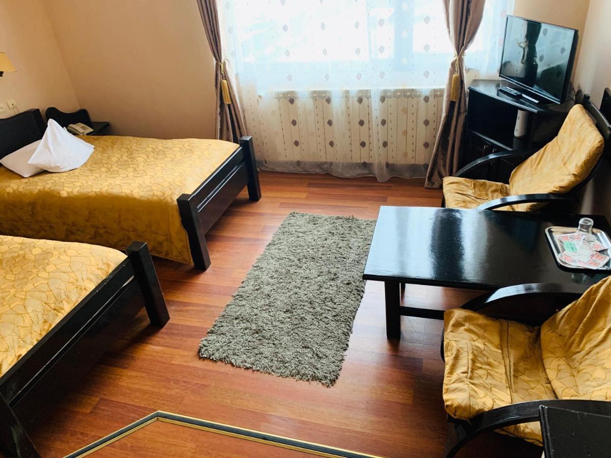 Motel Restaurant Lowe 데바 외부 사진